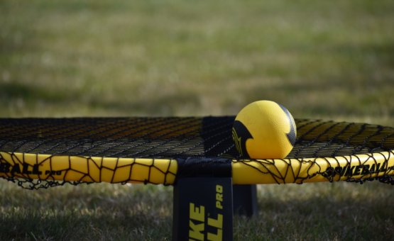 CEPEUSP - Centro de Práticas Esportivas da USP – Você quer jogar Spikeball?